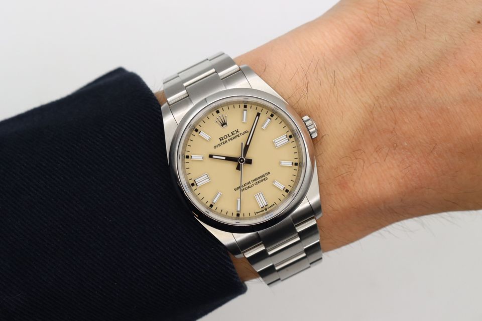 Rolex Oyster Perpetual 126000 Image 5
